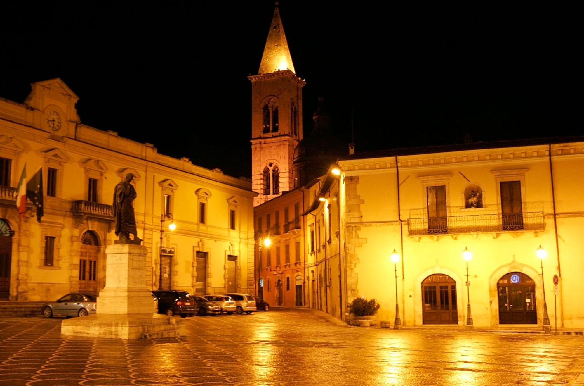 Manhattan Village Hotel Sulmona Exterior photo